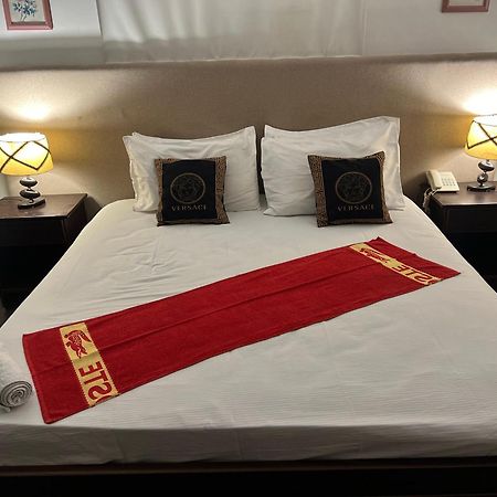 Hilton Bayview Lnn Hotel การาจี ภายนอก รูปภาพ