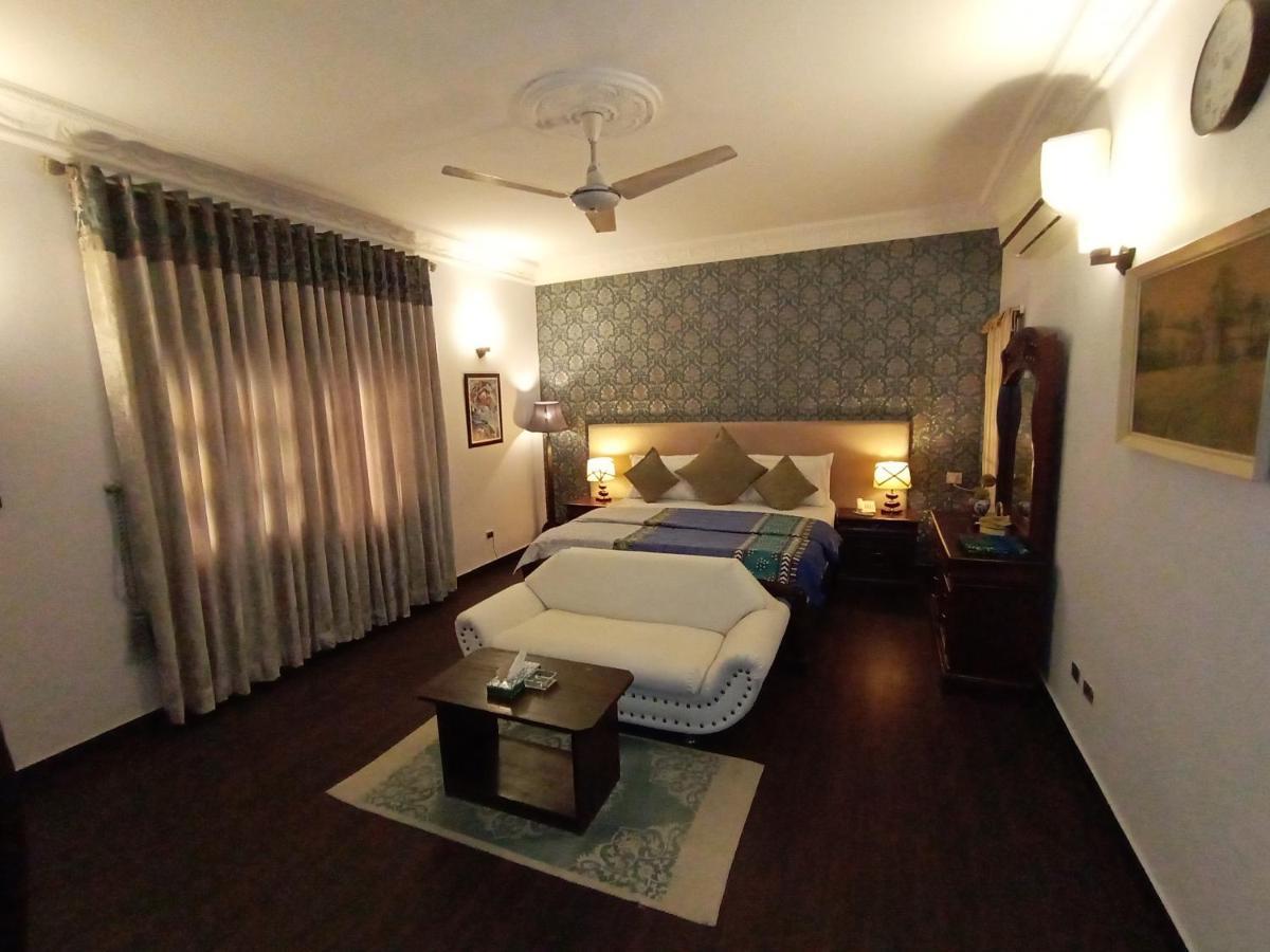Hilton Bayview Lnn Hotel การาจี ภายนอก รูปภาพ
