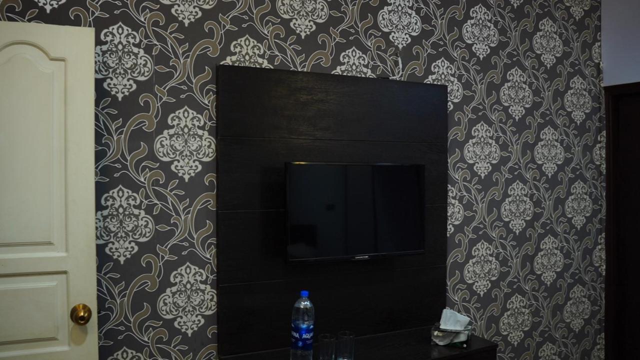 Hilton Bayview Lnn Hotel การาจี ภายนอก รูปภาพ