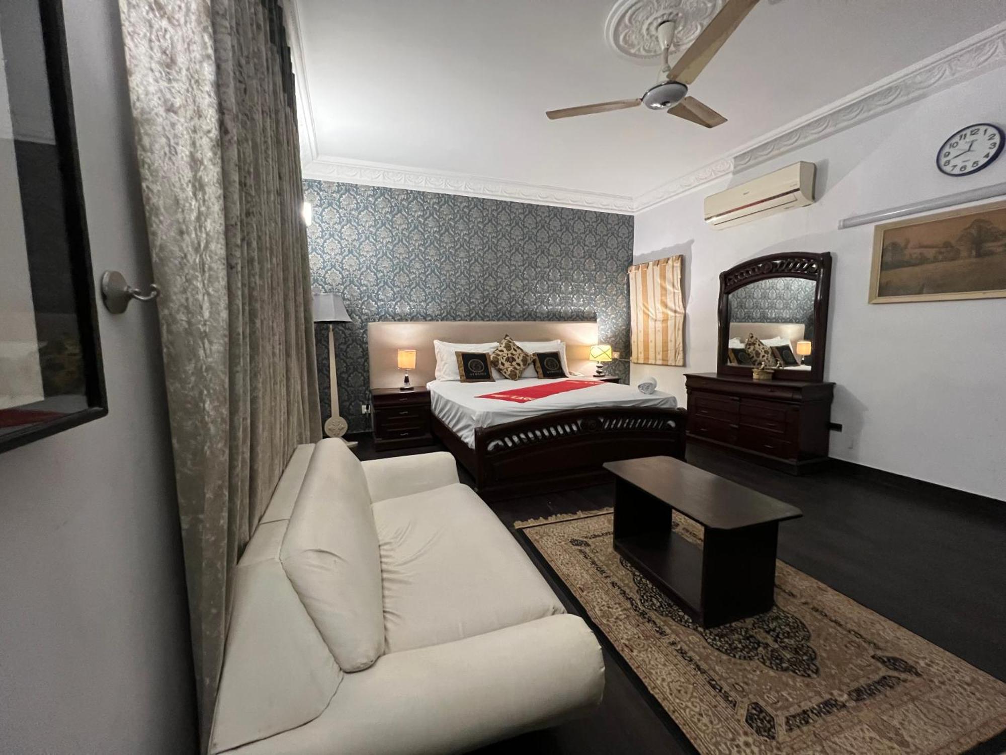 Hilton Bayview Lnn Hotel การาจี ภายนอก รูปภาพ