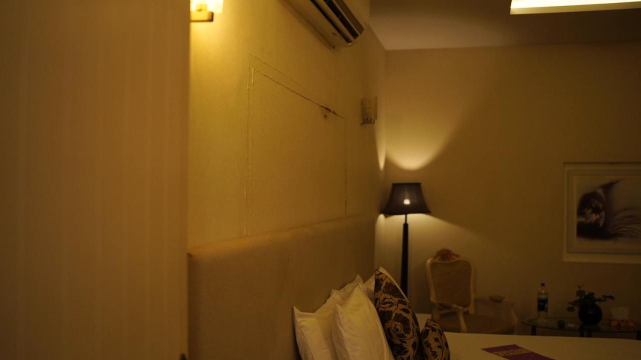 Hilton Bayview Lnn Hotel การาจี ภายนอก รูปภาพ