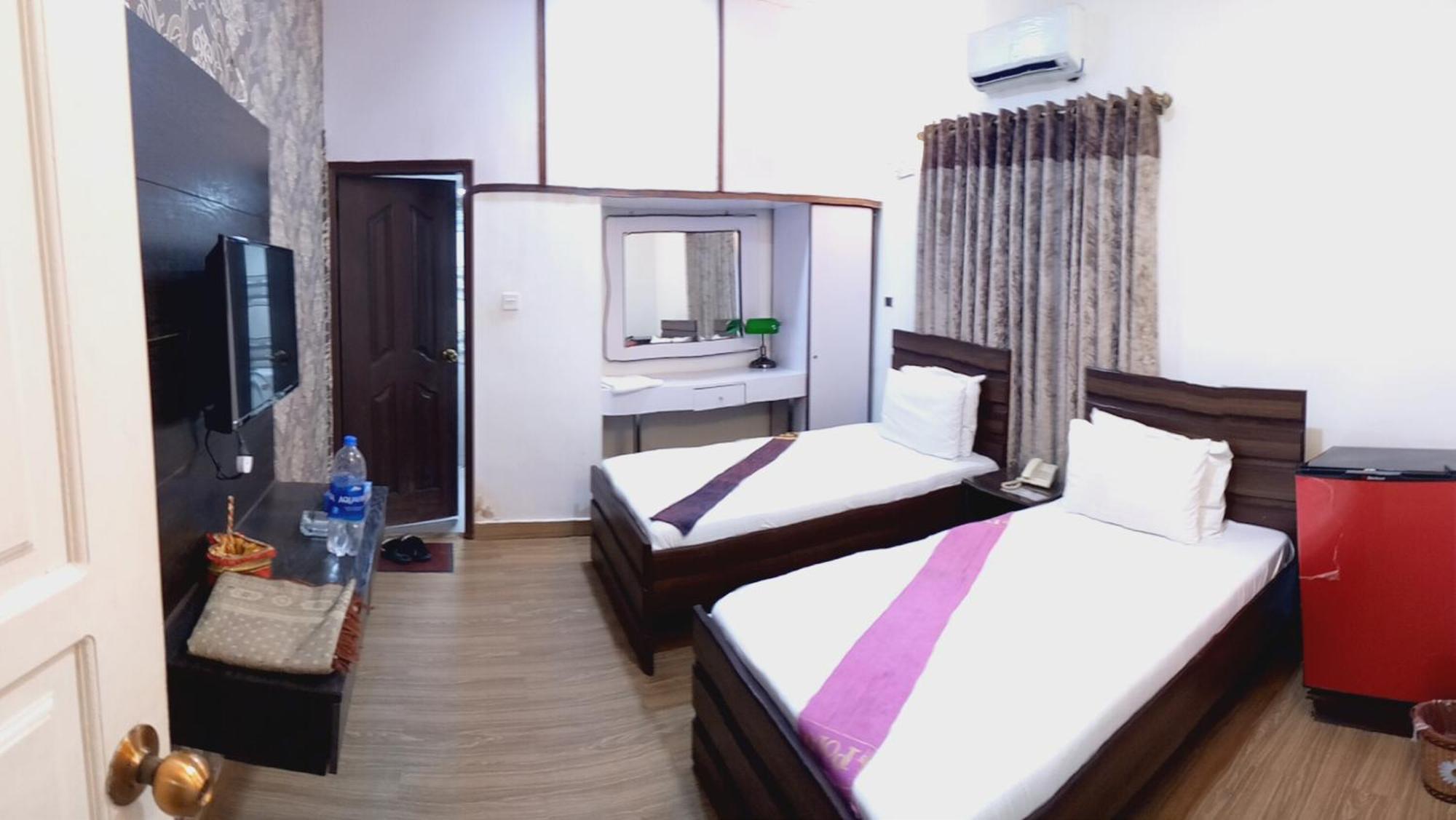Hilton Bayview Lnn Hotel การาจี ภายนอก รูปภาพ