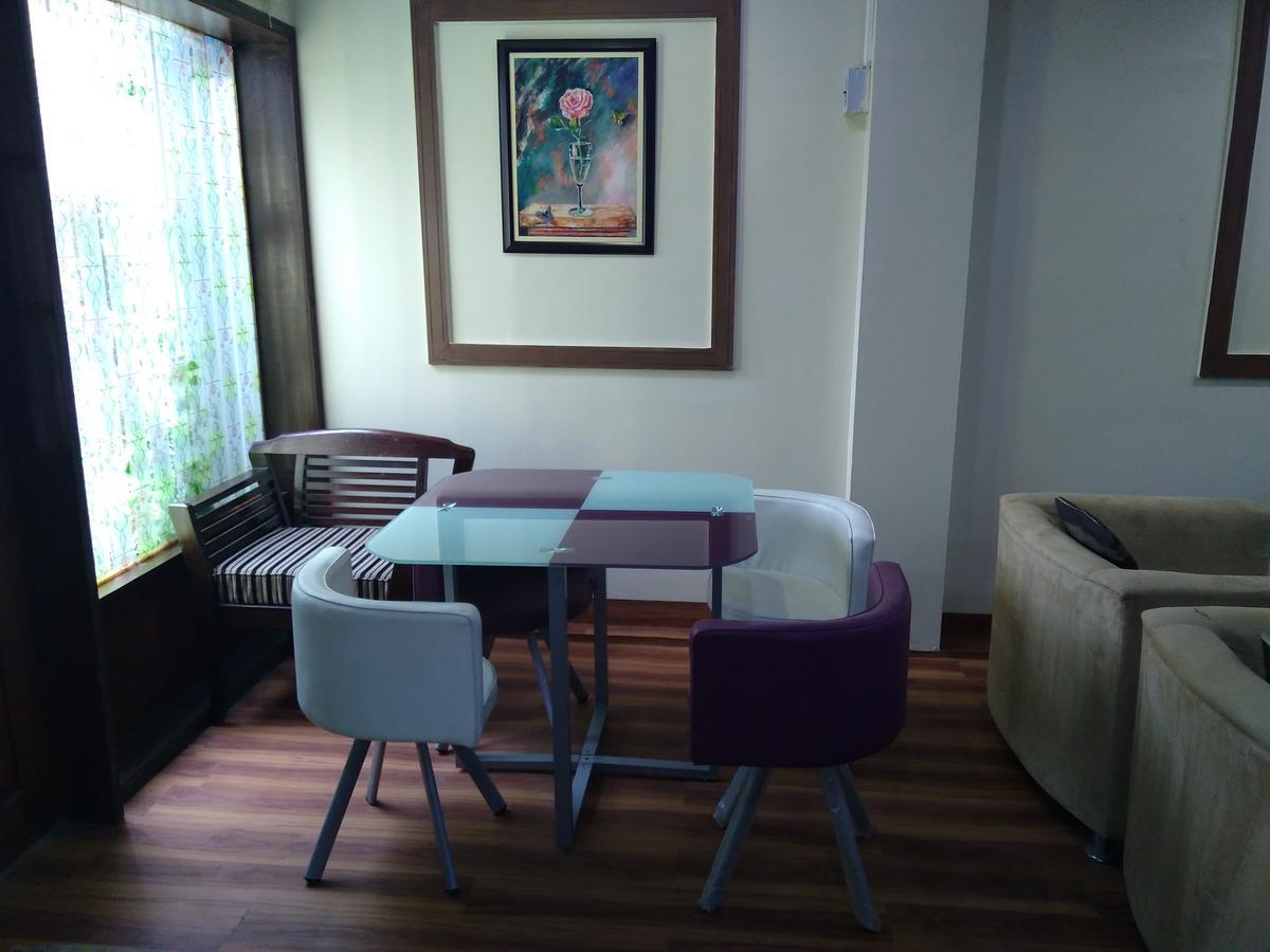 Hilton Bayview Lnn Hotel การาจี ภายนอก รูปภาพ