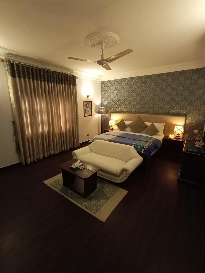 Hilton Bayview Lnn Hotel การาจี ภายนอก รูปภาพ