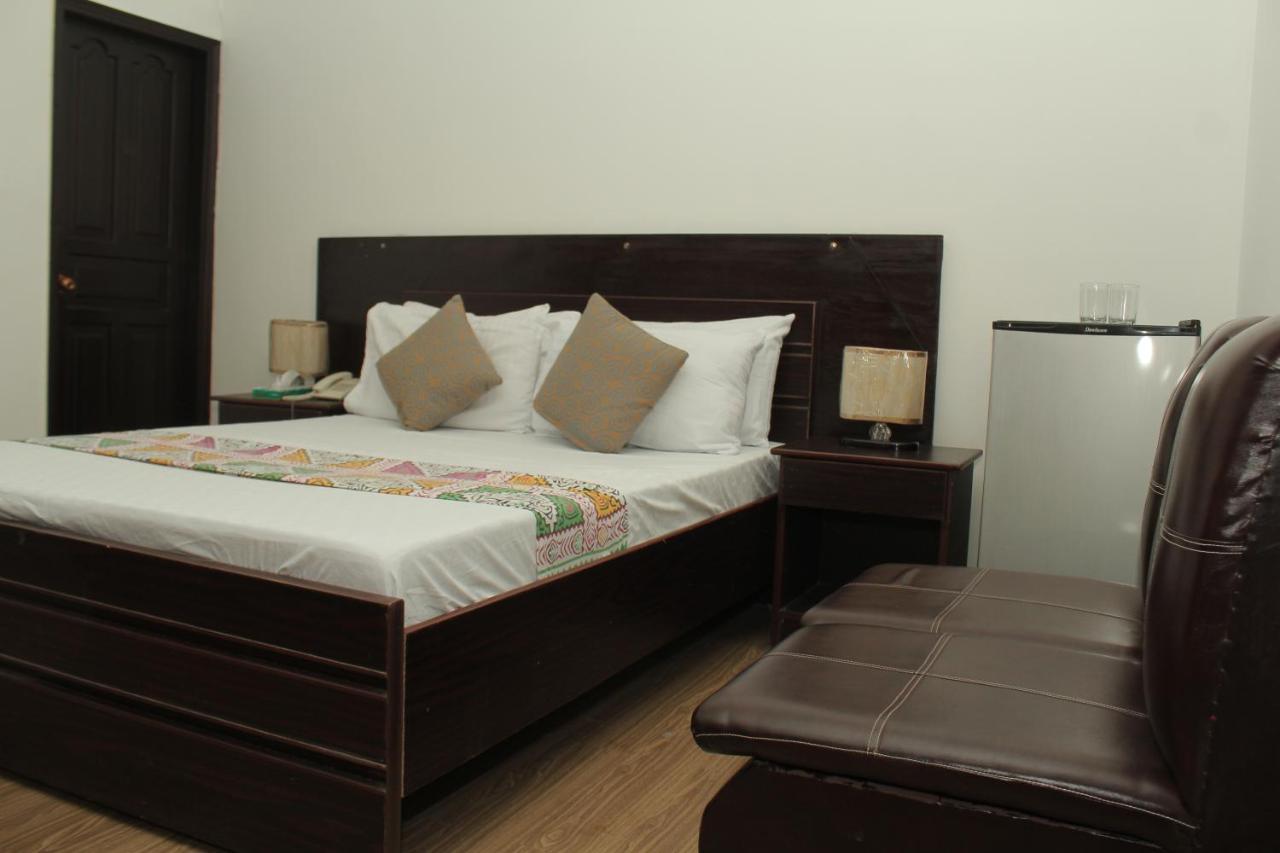 Hilton Bayview Lnn Hotel การาจี ภายนอก รูปภาพ