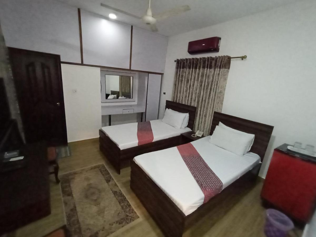 Hilton Bayview Lnn Hotel การาจี ภายนอก รูปภาพ