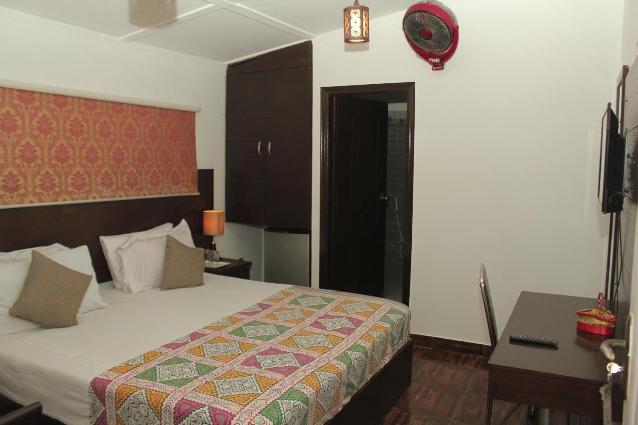 Hilton Bayview Lnn Hotel การาจี ภายนอก รูปภาพ